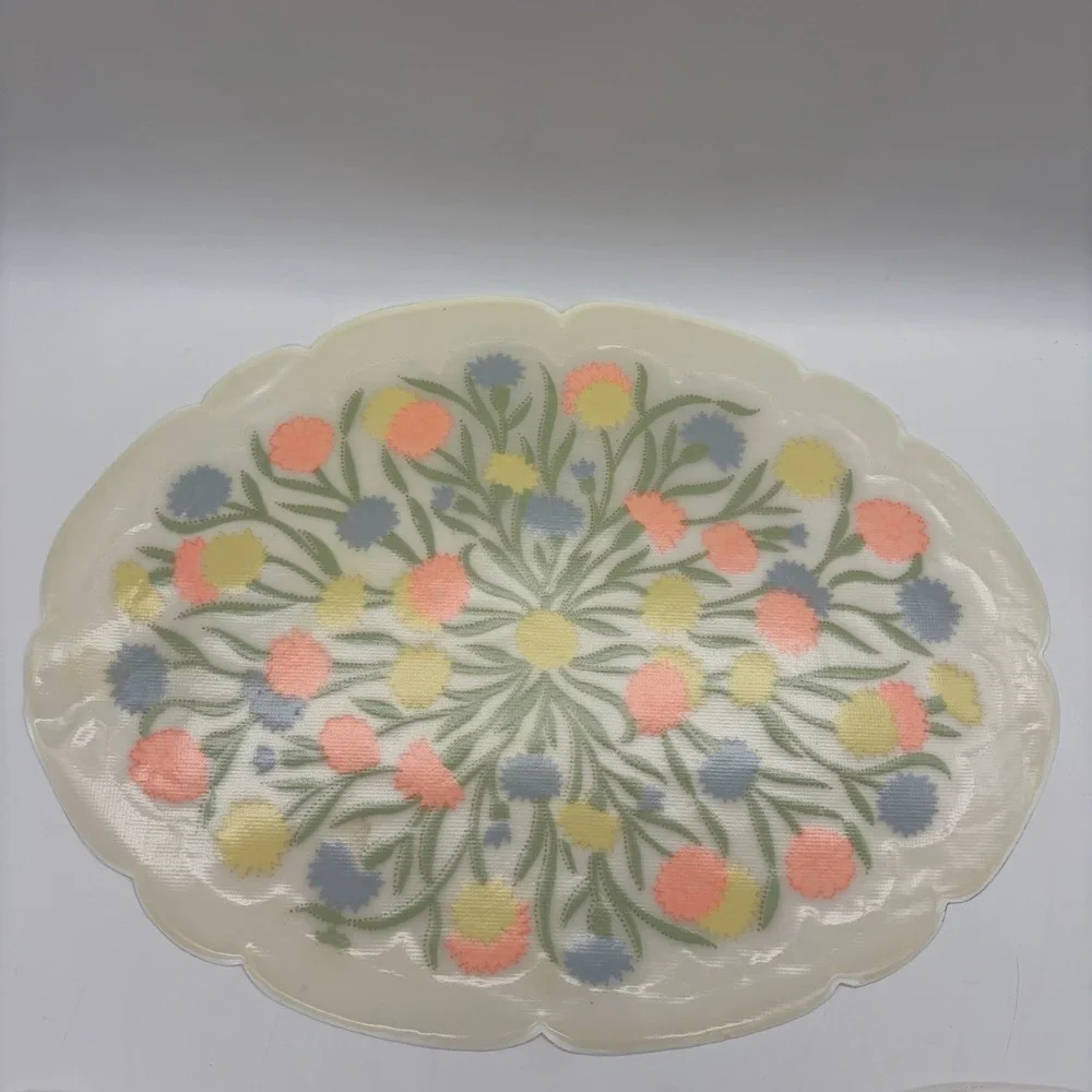 Vintage LOT of 4 Vinyl Floral Placemats Pastel Oval Scalloped Edges Cottagecore